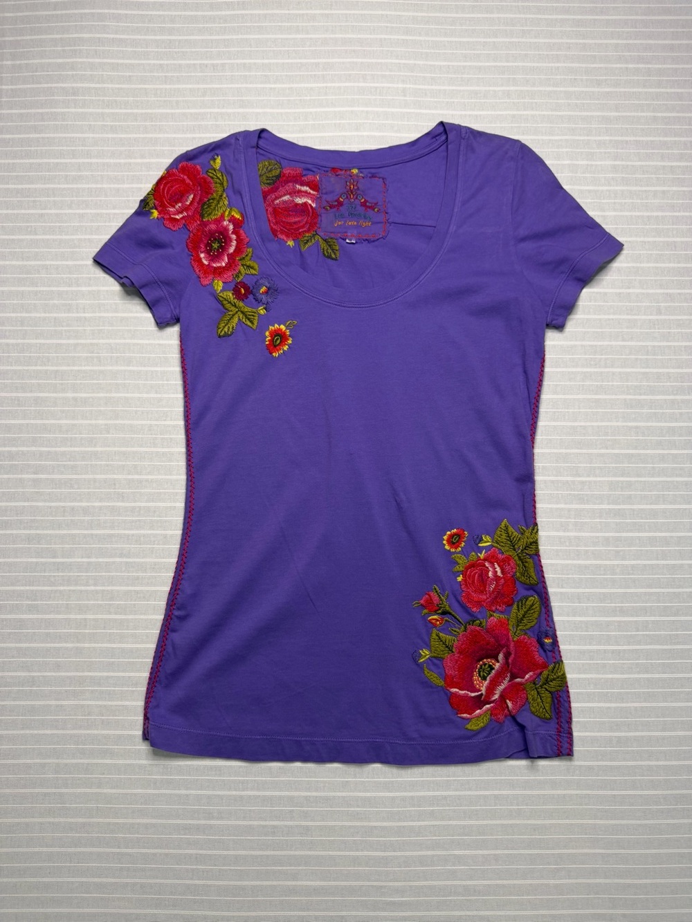 JW Los Angeles Joy Love Light Purple Embroidered Floral Top โ Size Small